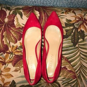 Red suede pointed kitten wedge size 7